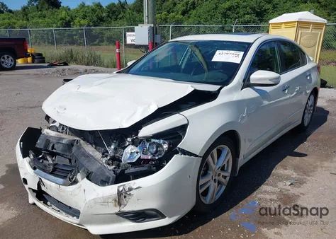 2017 Nissan Altima 3.5Sl/3.5 Sr z USA, uszkodzony, nr VIN 1N4BL3AP1HC257956